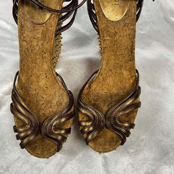 Gucci Studded Cork Platform Wedge Sandals Bronze Gold Leather EU 39.5 - Picture 11 of 12